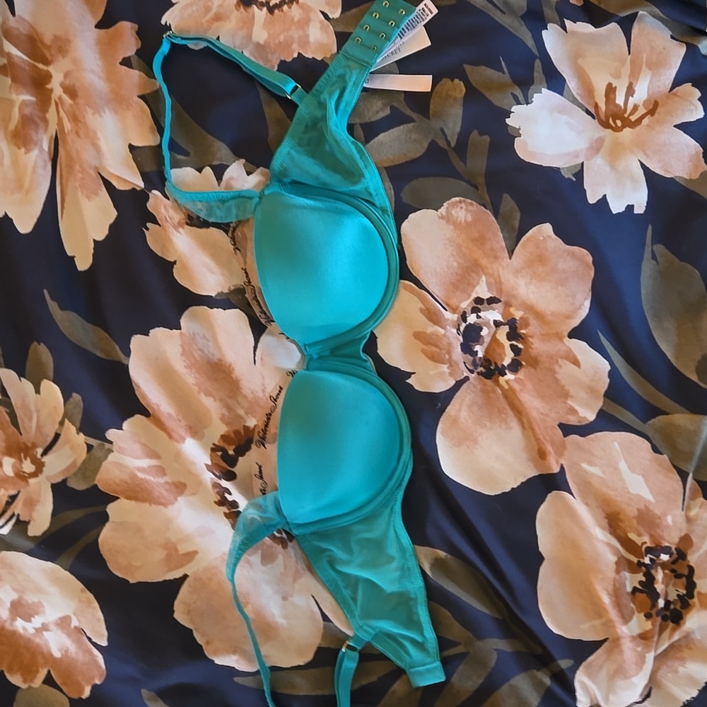 NWT Victoria's Secret Very Sexy balconette bra